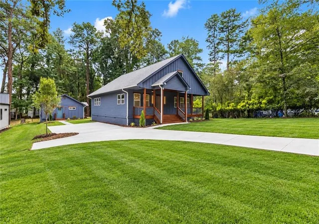 Photo 2 of Single family home for sale at 3892 Boulder Park Dr, Atlanta, GA 30331 | MLS# 7834192 | Listing updated on 2026-09-13