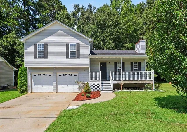 Photo 1 of Single family home for sale at 329 River Trace Dr, Villa Rica, GA 30180 | MLS# 7827137 | Listing updated on 2026-10-12