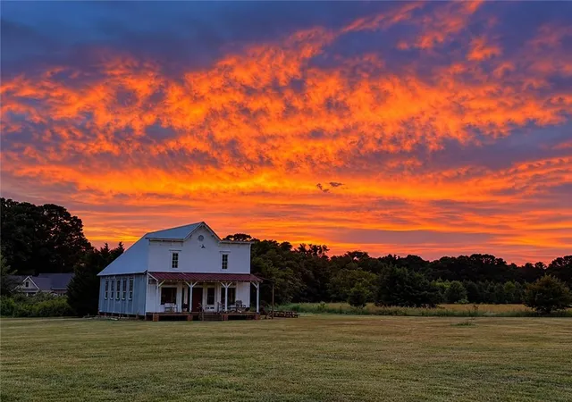 Photo 4 of Single family home for sale at 1200 Carson Graves Rd, Watkinsville, GA 30677 | MLS# 7857812 | Listing updated on 2026-10-28