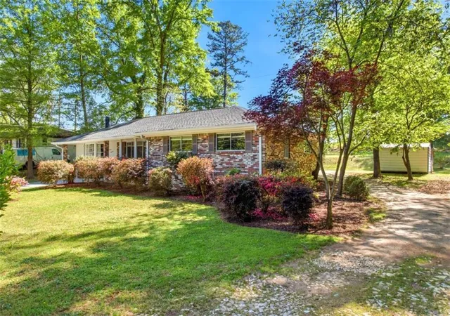 Photo 2 of Single family home for sale at 1100 Vonda Ln, Mableton, GA 30126 | MLS# 7832399 | Listing updated on 2026-09-04