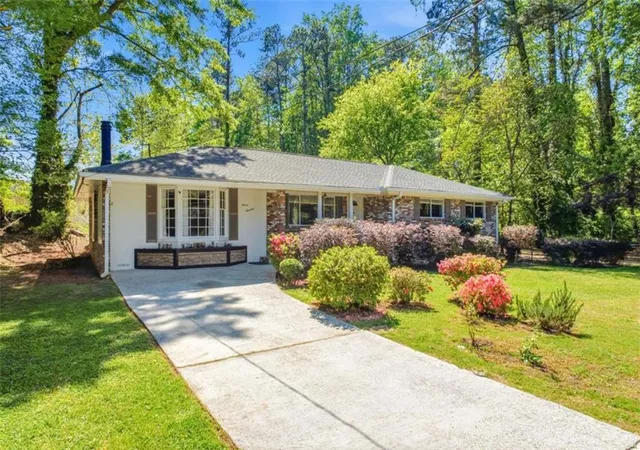Photo 3 of Single family home for sale at 1100 Vonda Ln, Mableton, GA 30126 | MLS# 7832399 | Listing updated on 2026-09-04