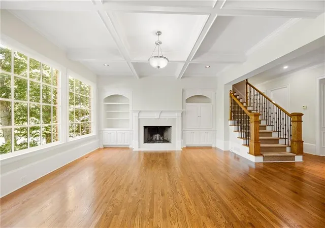 Photo 3 of Single family home for sale at 270 Trimble Crst Dr, Sandy Springs, GA 30342 | MLS# 7854956 | Listing updated on 2026-10-29