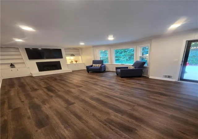 Photo 3 of Single family home for sale at 5434 Dunwoody Ct, Dunwoody, GA 30338 | MLS# 7826421 | Listing updated on 2026-09-06