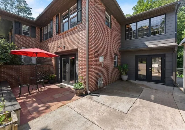 Photo 3 of Single family home for sale at 2905 Lanier Beach S Rd, Cumming, GA 30041 | MLS# 7833139 | Listing updated on 2026-09-19