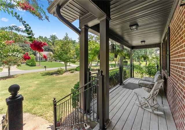 Photo 4 of Single family home for sale at 2905 Lanier Beach S Rd, Cumming, GA 30041 | MLS# 7833139 | Listing updated on 2026-09-19