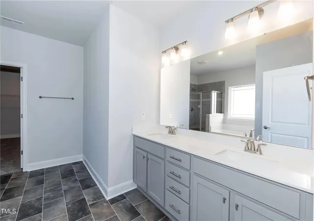 Photo 2 of Single family home for sale at 3013 Fairway Dr, Villa Rica, GA 30180 | MLS# 7839853 | Listing updated on 2026-09-18