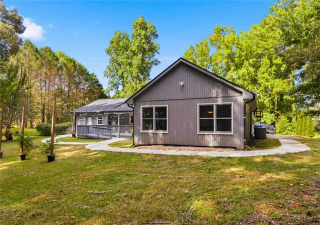 Photo 3 of Single family home for sale at 3290 Stonewall Tell Rd, Atlanta, GA 30349 | MLS# 7833936 | Listing updated on 2026-09-12