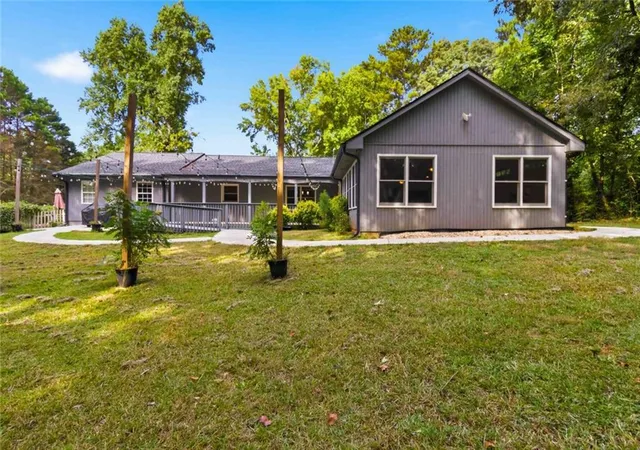Photo 4 of Single family home for sale at 3290 Stonewall Tell Rd, Atlanta, GA 30349 | MLS# 7833936 | Listing updated on 2026-09-12