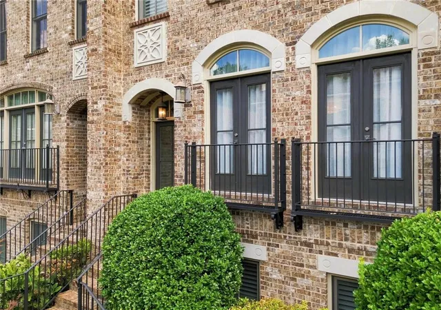 Photo 2 of Townhouse for sale at 9 Arbor Way Dr #9, Decatur, GA 30030 | MLS# 7831699 | Listing updated on 2026-09-12