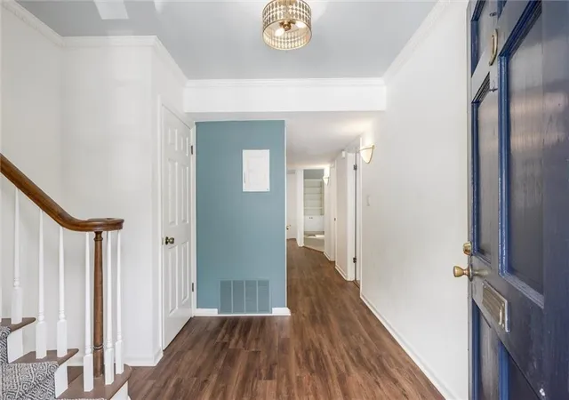 Listing Photo 4 - Condo for sale at 1750 Clairmont, Unit D 1105 Clairemont Ave, 1750 Clairmont, Decatur, GA 30033 | Built Year: 1982-1982
