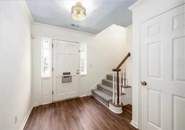 Listing Photo 5 - Condo for sale at 1750 Clairmont, Unit D 1105 Clairemont Ave, 1750 Clairmont, Decatur, GA 30033 | Built Year: 1982-1982