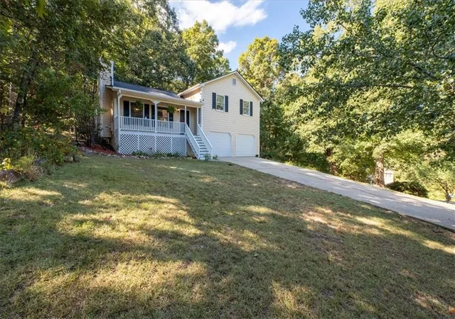 Photo 2 of Single family home for sale at 25 Fawn Ridge Dr Sw, Cartersville, GA 30120 | MLS# 7834693 | Listing updated on 2026-09-12