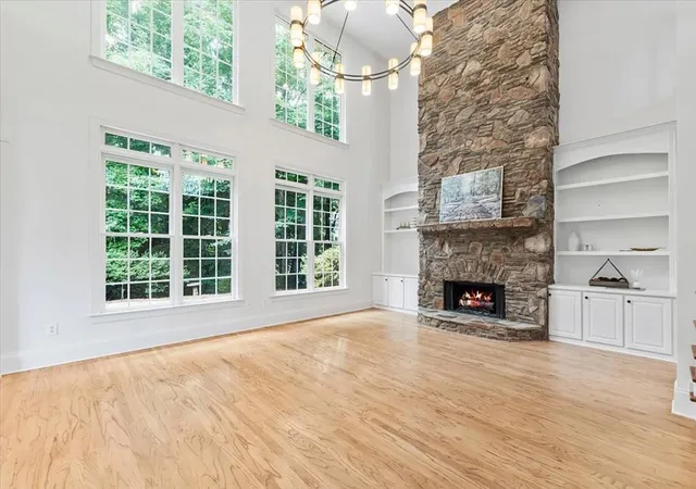 Photo 3 of Sale Pending at 6915 Carmel Ct, Suwanee, GA 30024 | MLS# 7798846 | Listing updated on 2026-09-18