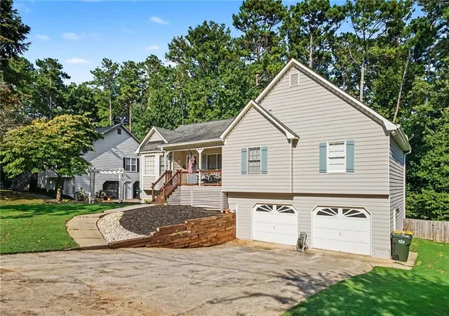 Photo 2 of Single family home for sale at 535 Brooksdale Dr, Woodstock, GA 30189 | MLS# 7812880 | Listing updated on 2026-09-03