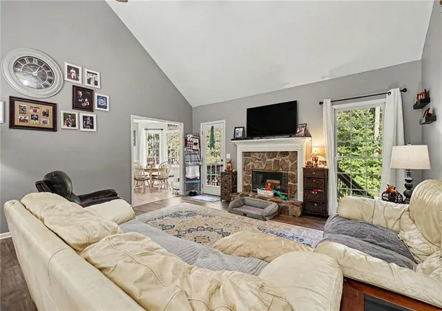 Photo 4 of Single family home for sale at 535 Brooksdale Dr, Woodstock, GA 30189 | MLS# 7812880 | Listing updated on 2026-09-03