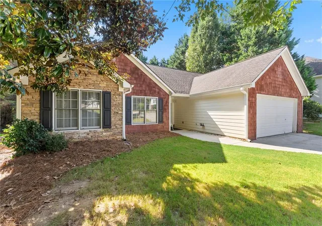 Photo 2 of Sale Pending at 126 Arbor Hills Pl, Talking Rock, GA 30175 | MLS# 7830543 | Listing updated on 2026-09-13
