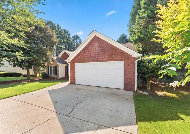 Photo 3 of Sale Pending at 126 Arbor Hills Pl, Talking Rock, GA 30175 | MLS# 7830543 | Listing updated on 2026-09-13