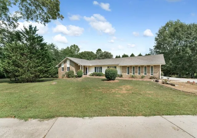 Photo 1 of Single family home for sale at 4640 Spot Rd, Cumming, GA 30040 | MLS# 7833149 | Listing updated on 2026-09-16