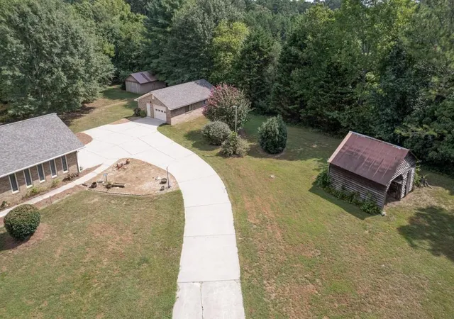 Photo 3 of Single family home for sale at 4640 Spot Rd, Cumming, GA 30040 | MLS# 7833149 | Listing updated on 2026-09-16