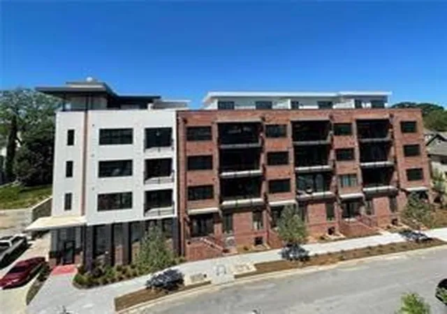Photo 3 of Condo for sale at 22 Airline St NE #101, Atlanta, GA 30312 | MLS# 7859650 | Listing updated on 2026-10-28