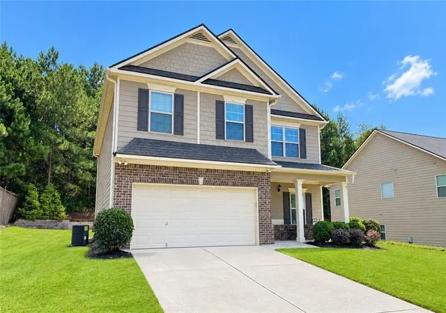 Photo 2 of Single family home for sale at 5910 Crescent Landing Dr, Cumming, GA 30028 | MLS# 7828750 | Listing updated on 2026-09-11