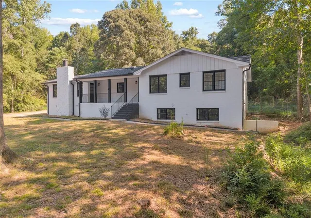 Photo 2 of Single family home for sale at 165 N Morning Dove Dr, Fayetteville, GA 30215 | MLS# 7836821 | Listing updated on 2026-09-12