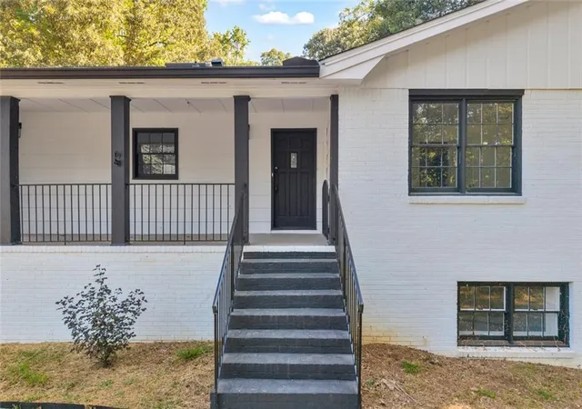 Photo 2 of Single family home for sale at 165 N Morning Dove Dr, Fayetteville, GA 30215 | MLS# 7836821 | Listing updated on 2026-09-12