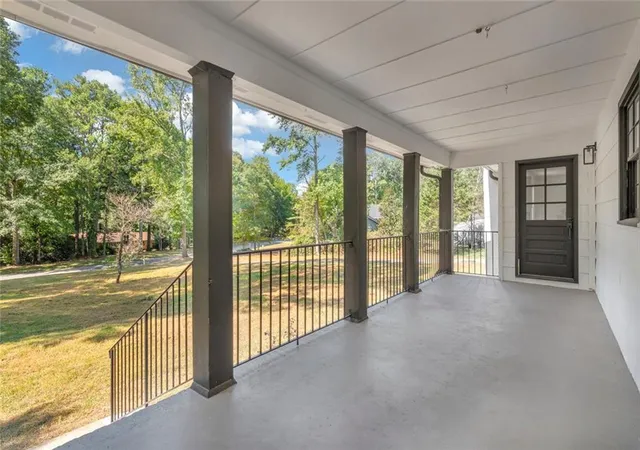 Photo 3 of Single family home for sale at 165 N Morning Dove Dr, Fayetteville, GA 30215 | MLS# 7836821 | Listing updated on 2026-09-12