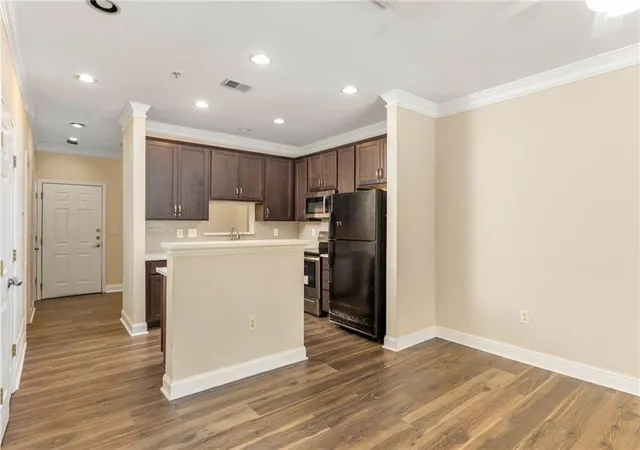 Photo 3 of Condo for sale at 4105 Stratford, Decatur, GA 30033 | MLS# 7844631 | Listing updated on 2026-09-25
