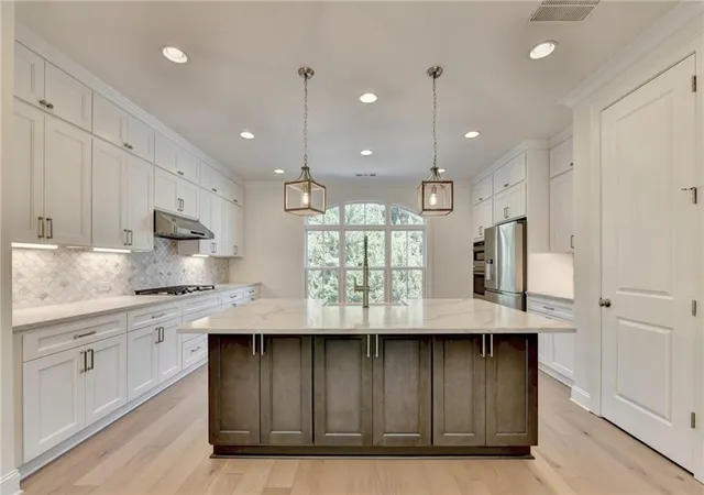 Photo 2 of Townhouse for sale at 1701 Kenstone Walk, Atlanta, GA 30338 | MLS# 7833904 | Listing updated on 2026-09-14