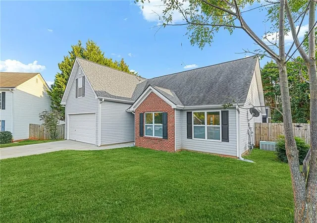 Photo 2 of Single family home for sale at 65 Shenandoah Dr, Winder, GA 30680 | MLS# 7848401 | Listing updated on 2026-10-29