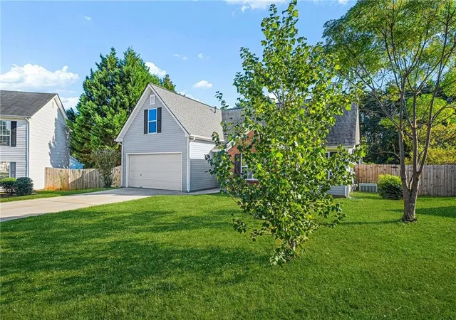 Photo 3 of Single family home for sale at 65 Shenandoah Dr, Winder, GA 30680 | MLS# 7848401 | Listing updated on 2026-10-29