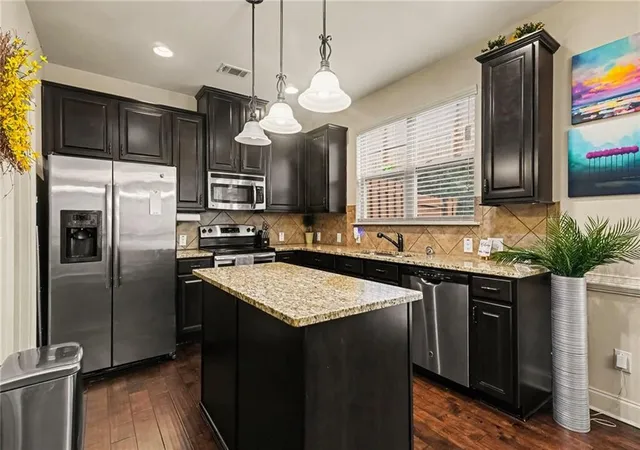 Photo 4 of Townhouse for sale at 5034 White Oak St SE, Smyrna, GA 30080 | MLS# 7843937 | Listing updated on 2026-10-10