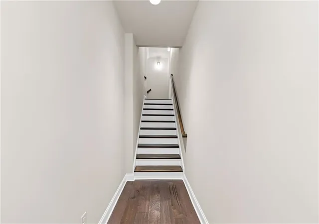 Photo 3 of Townhouse for sale at 4079 Townsend Ln, Dunwoody, GA 30346 | MLS# 7827267 | Listing updated on 2026-09-11