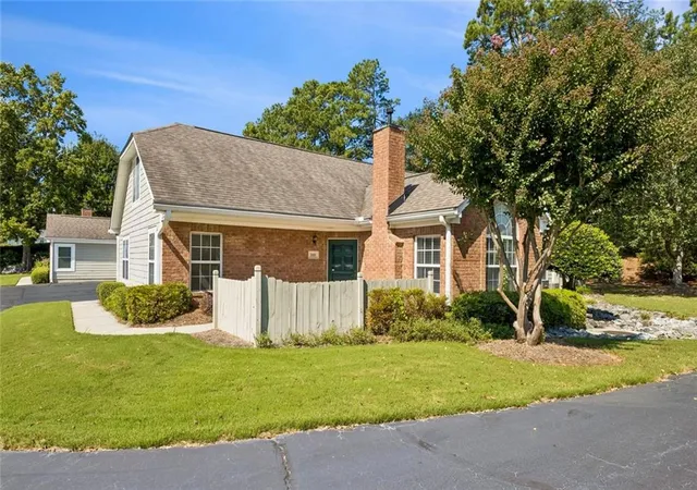 Listing Photo 4 - Condo for sale in building located at 3101 Orch Ridge Cir, Duluth, GA 30096