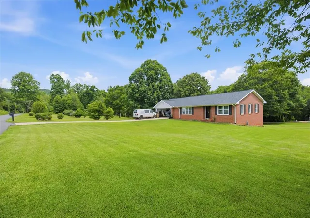 Photo 3 of Single family home for sale at 1480 Jackson Dr, Cumming, GA 30040 | MLS# 7838450 | Listing updated on 2026-10-02