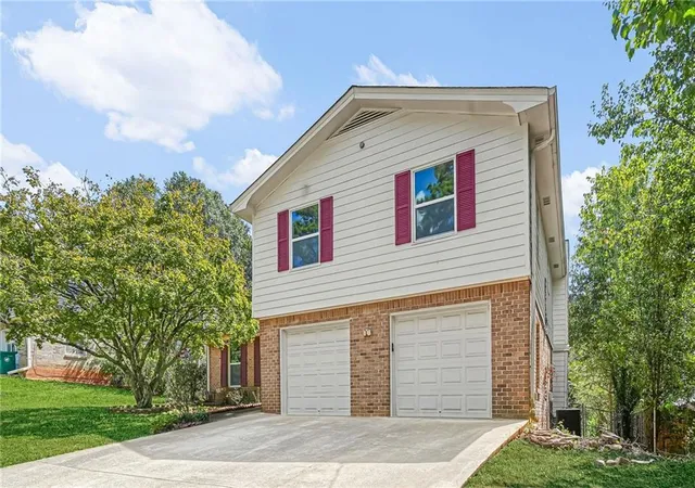 Photo 3 of Single family home for sale at 3103 Windfield Cir, Tucker, GA 30084 | MLS# 7836165 | Listing updated on 2026-09-15