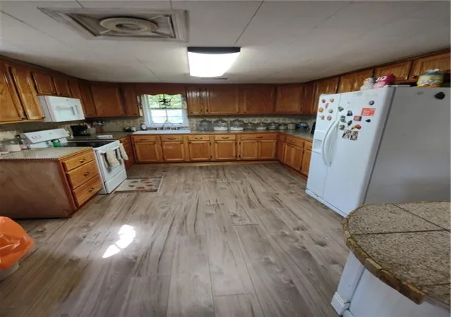 Photo 3 of Sale Pending at 940 County Rd 387, Cedar Bluff, AL 35959 | MLS# 7832815 | Listing updated on 2026-10-16