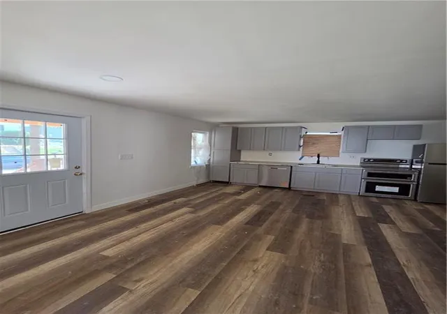 Photo 2 of Sale Pending at 953 Smith St SW, Atlanta, GA 30310 | MLS# 7836106 | Listing updated on 2026-10-29