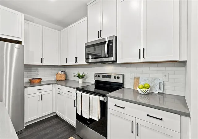 Listing Photo 5 - Condo for sale in building located at 729 Eloise Wy SE, Atlanta, GA 30312 - Unit #A