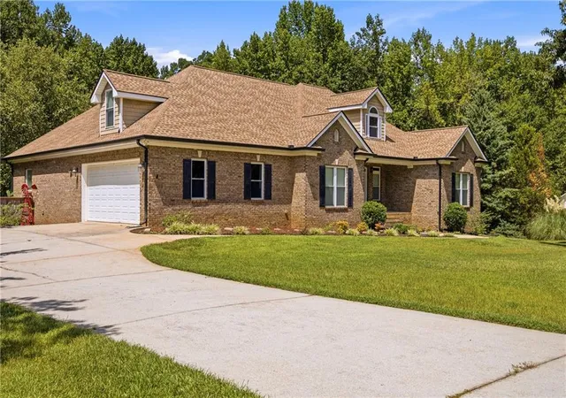 Photo 3 of Single family home for sale at 125 Mackey Rd, Mcdonough, GA 30252 | MLS# 7830855 | Listing updated on 2026-09-05