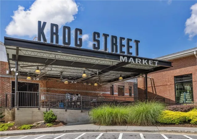 Listing Photo 2 - Condo for sale in building located at 711 Dekalb #711th Ave NE, Atlanta, GA 30307