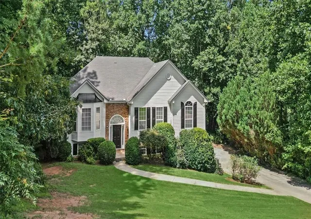 Photo 3 of Single family home for sale at 6225 Brook Hollow Creek Dr, Cumming, GA 30028 | MLS# 7823189 | Listing updated on 2026-09-30