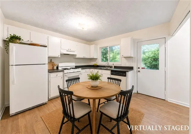 Photo 3 of Sale Pending at 875 Pastel Dr Sw, Marietta, GA 30008 | MLS# 7813651 | Listing updated on 2026-10-23