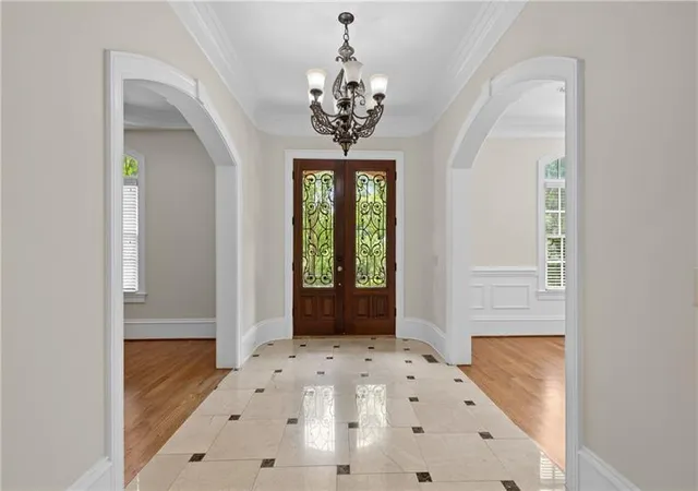 Photo 3 of Single family home for sale at 3880 Stratford Walk Cir Ne, Atlanta, GA 30342 | MLS# 7841251 | Listing updated on 2026-09-24