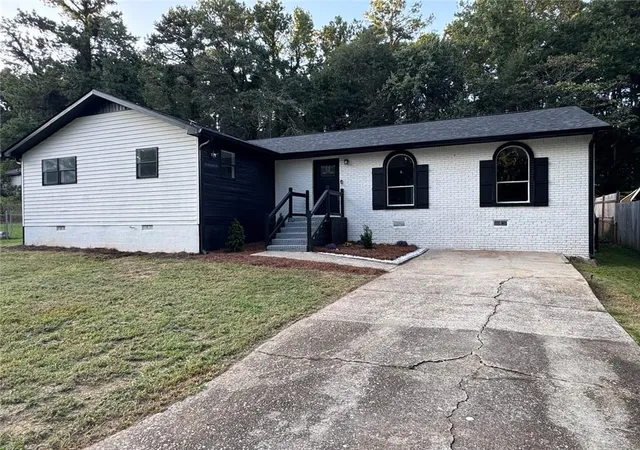 Photo 2 of Sale Pending at 96 Sedgefield Dr, Jonesboro, GA 30236 | MLS# 7841254 | Listing updated on 2026-09-30