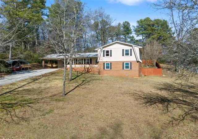 Photo 2 of Single family home for sale at 301 Briarwood Dr, Calhoun, GA 30701 | MLS# 7842372 | Listing updated on 2026-09-24