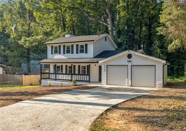 Photo 2 of Single family home for sale at 2904 Wood Holw Ln, Jonesboro, GA 30236 | MLS# 7834345 | Listing updated on 2026-09-12