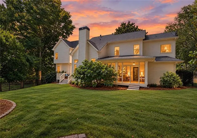 Photo 4 of Single family home for sale at 1929 Wildwood Pl NE, Atlanta, GA 30324 | MLS# 7858031 | Listing updated on 2026-10-27