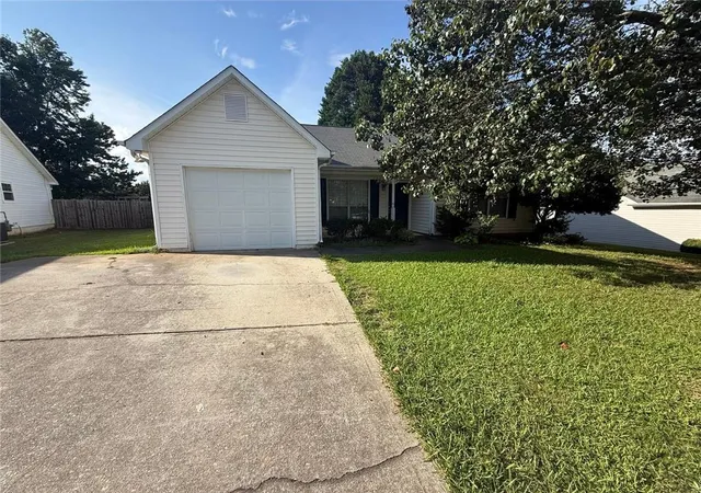 Photo 1 of Single family home for sale at 505 Village Cir, Stockbridge, GA 30281 | MLS# 7806329 | Listing updated on 2026-09-25